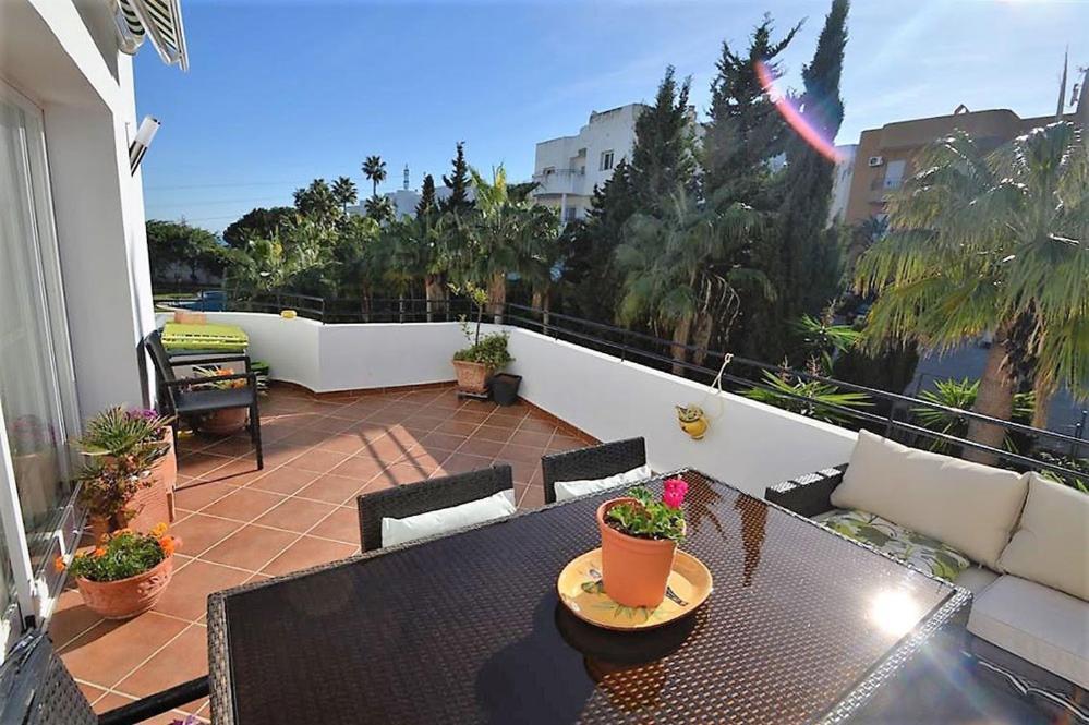 Apartamento Estepona Golf ภายนอก รูปภาพ