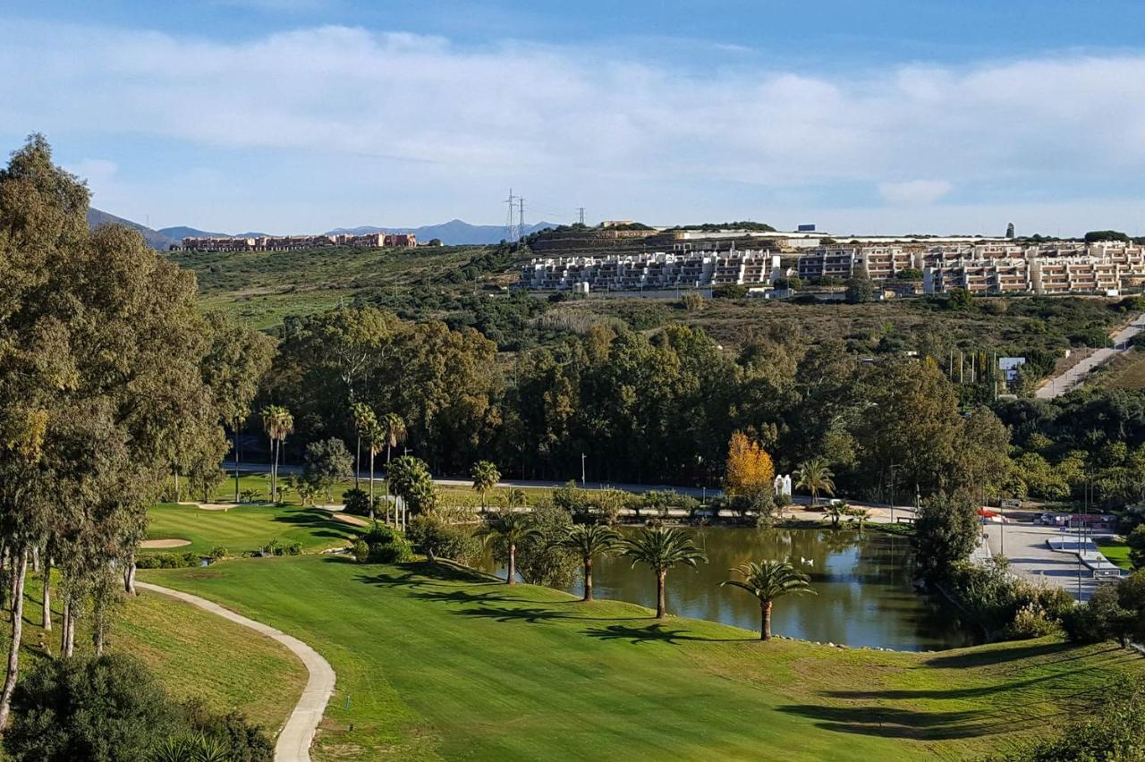 Apartamento Estepona Golf ภายนอก รูปภาพ